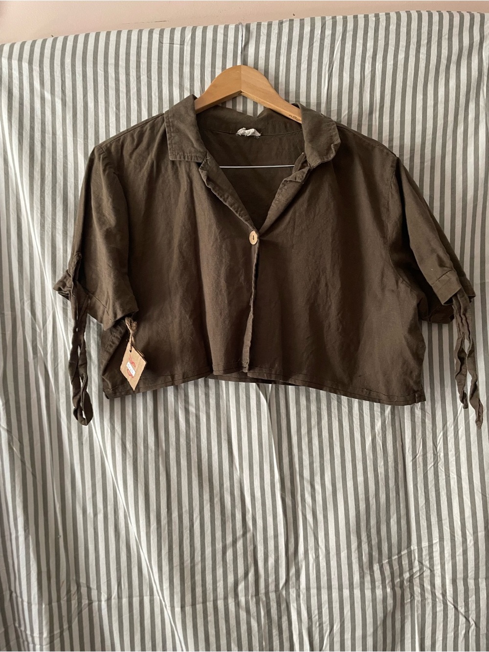 Cropped Button-Front Women's Top in Dark Brown